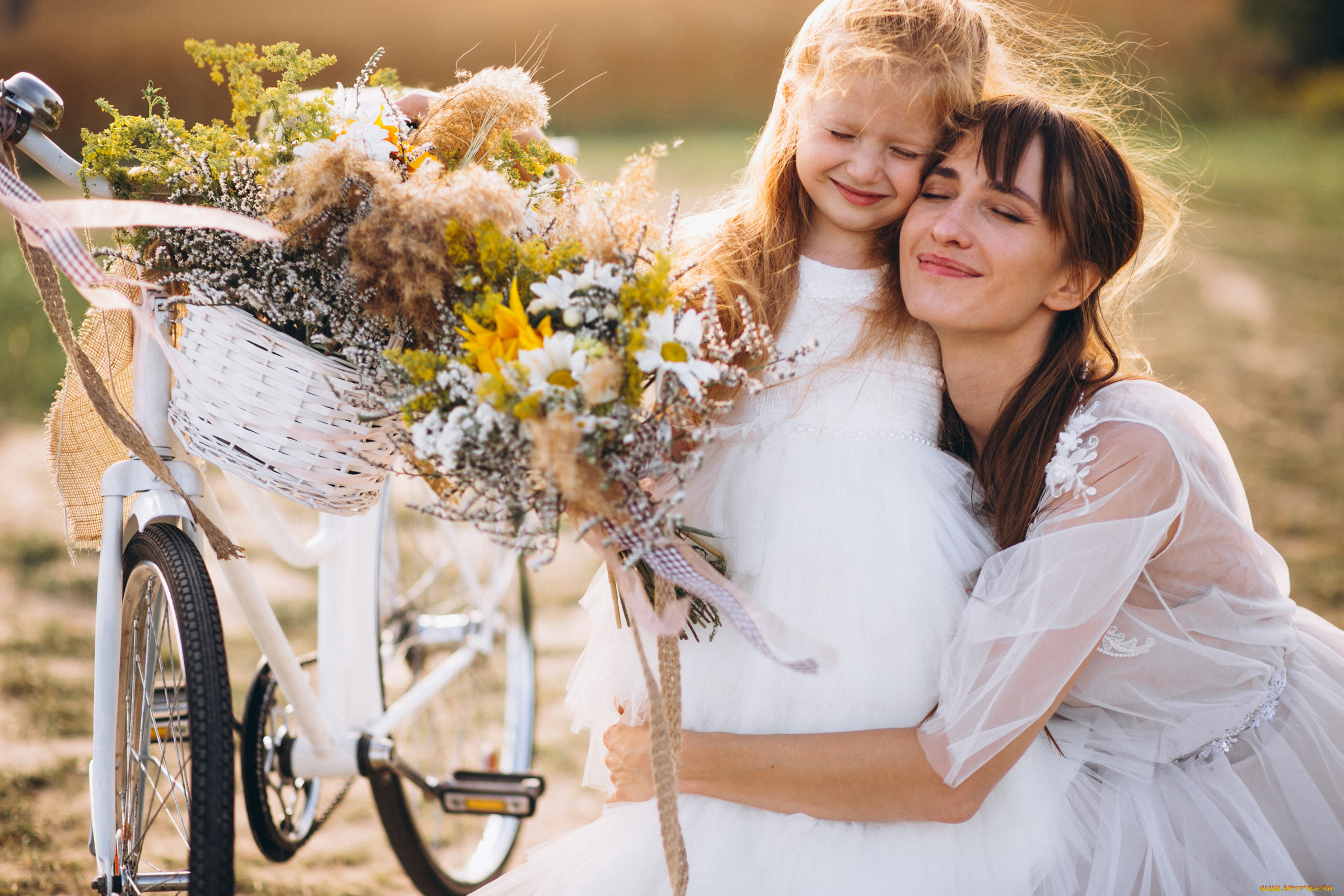 разное, люди, мама, дочь, цветы, велосипед
