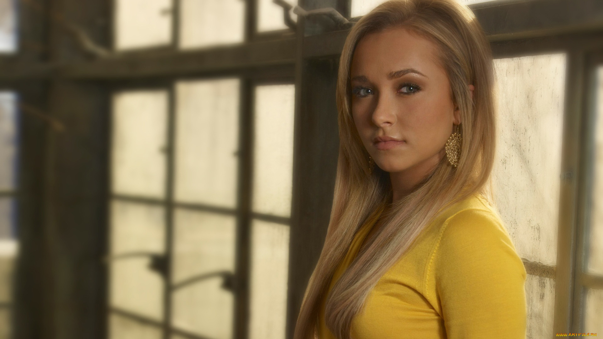 Hayden, Panettiere, девушки, , , серьга, желтый, свитер