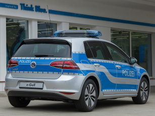 Картинка автомобили полиция volkswagen e-golf polizei 2014