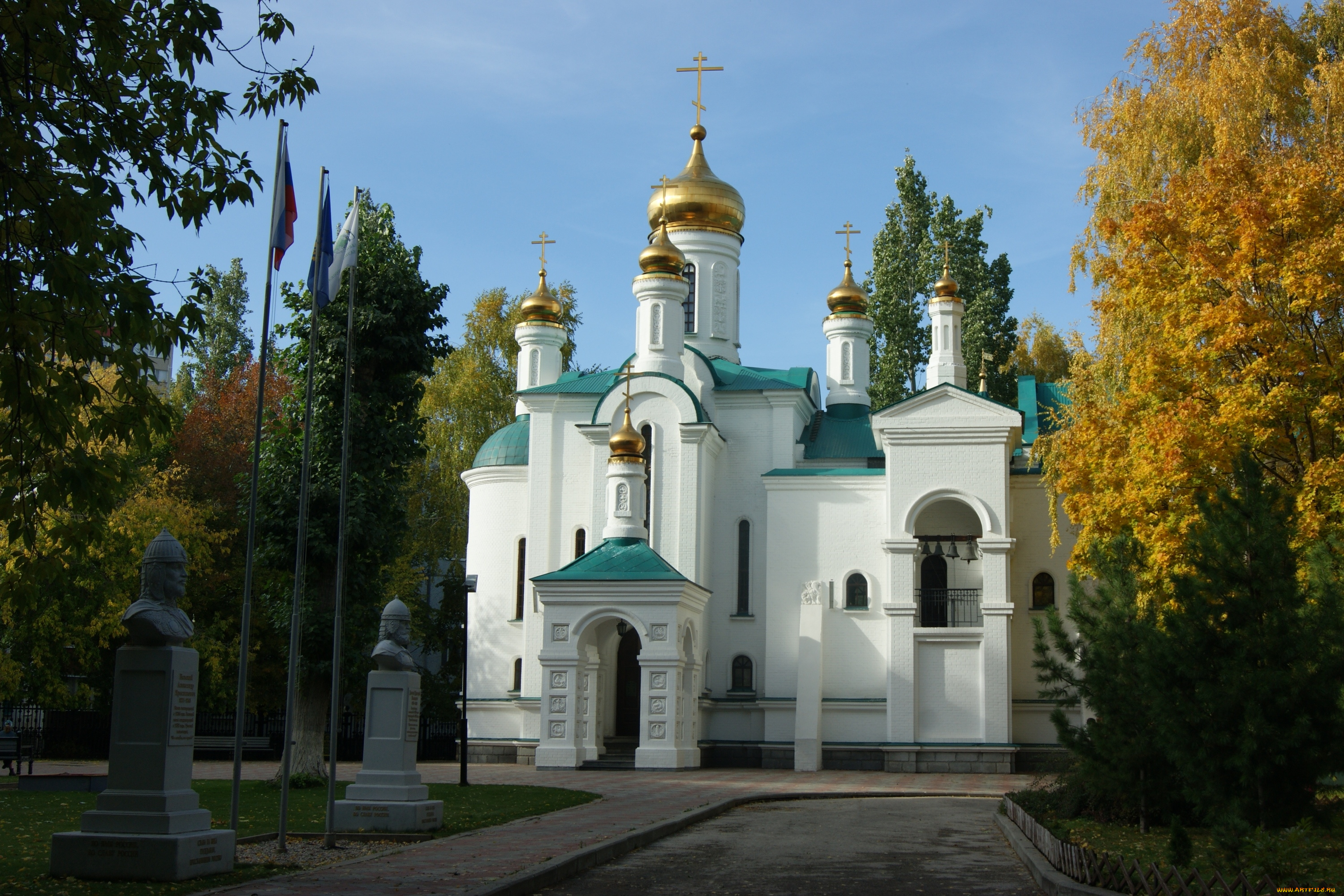 тольятти, , храм, во, имя, всех, святых, в, земле, русской, просиявших, города, -, православные, церкви, , монастыри, храм, деревья, небо, трава, флаги, памятники, осень