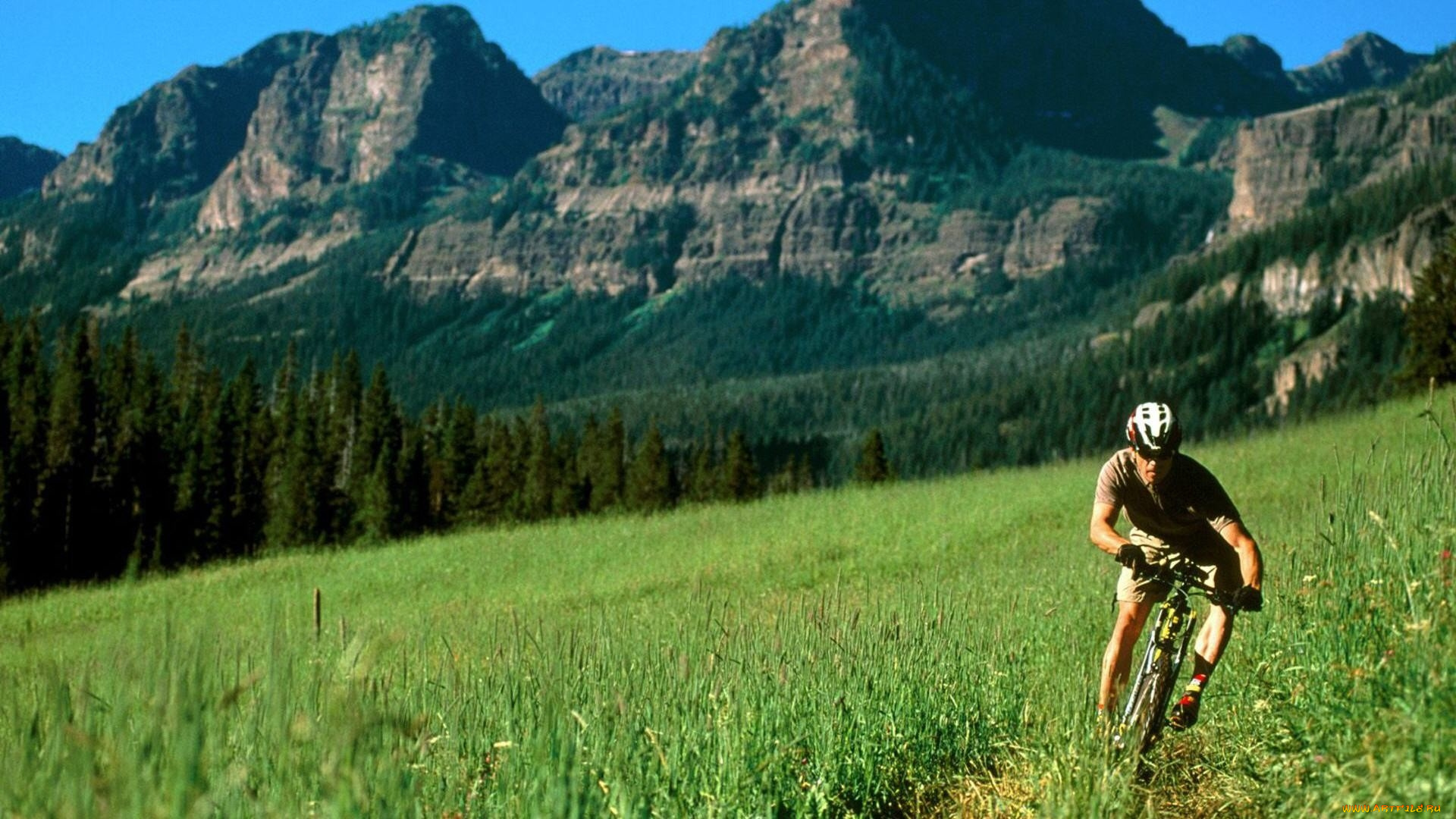 Outdoors. Ильмушкин Сергей. Спорт в горах. Велосипед в горах. Велосипед на фоне гор.