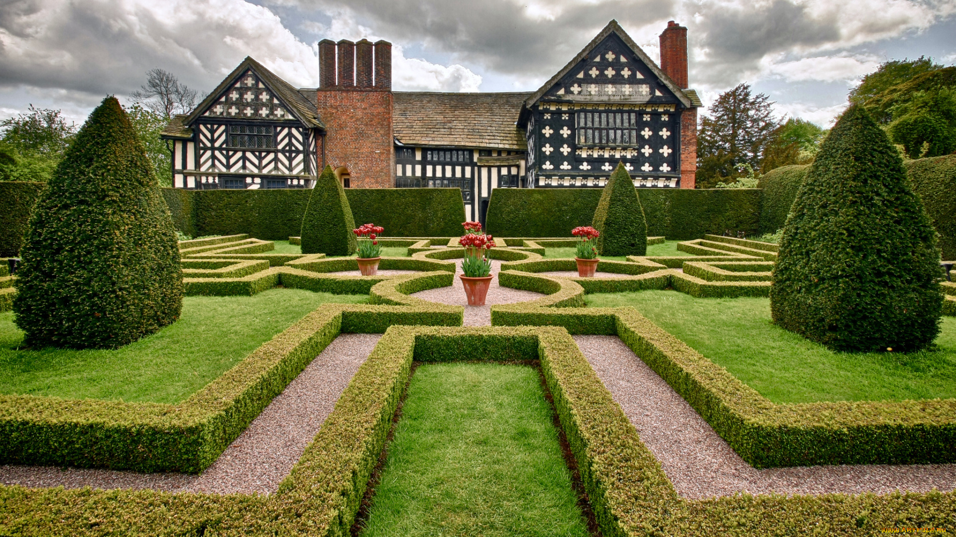 little, moreton, hall, , cheshire, , england, города, -, здания, , дома, Чешир, литтл, моретон, холл, cheshire, england, little, moreton, hall, парк, сад, деревья, кусты, цветы, усадьба, англия