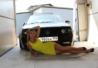 Картинка автомобили -авто+с+девушками volkswagen golf