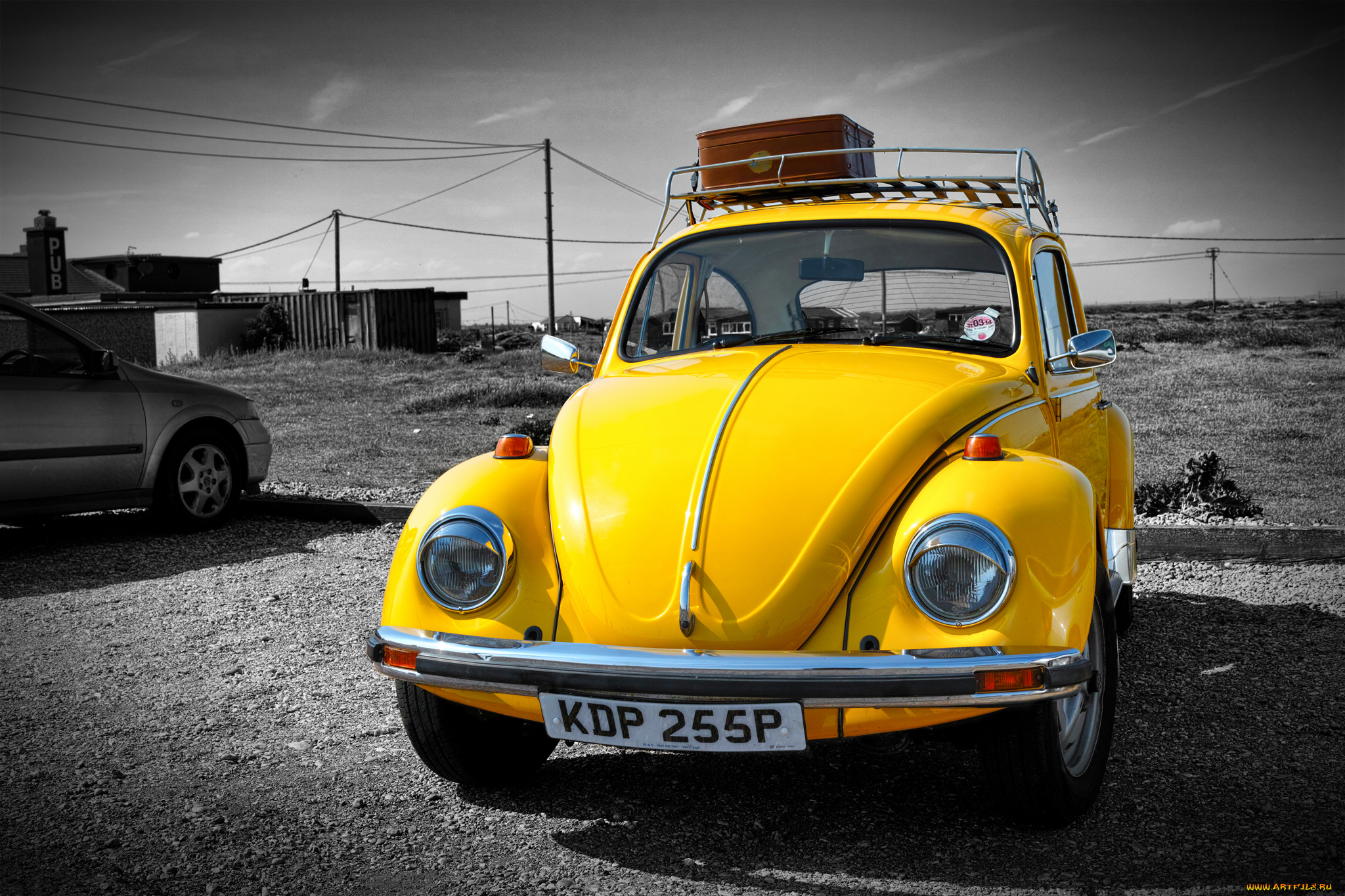 Бело желтая машина. Volkswagen Beetle 1963 желтый. Volkswagen Beetle Yellow. Retro Yellow Volkswagen Beetle. Volkswagen Juke 1 Yellow.