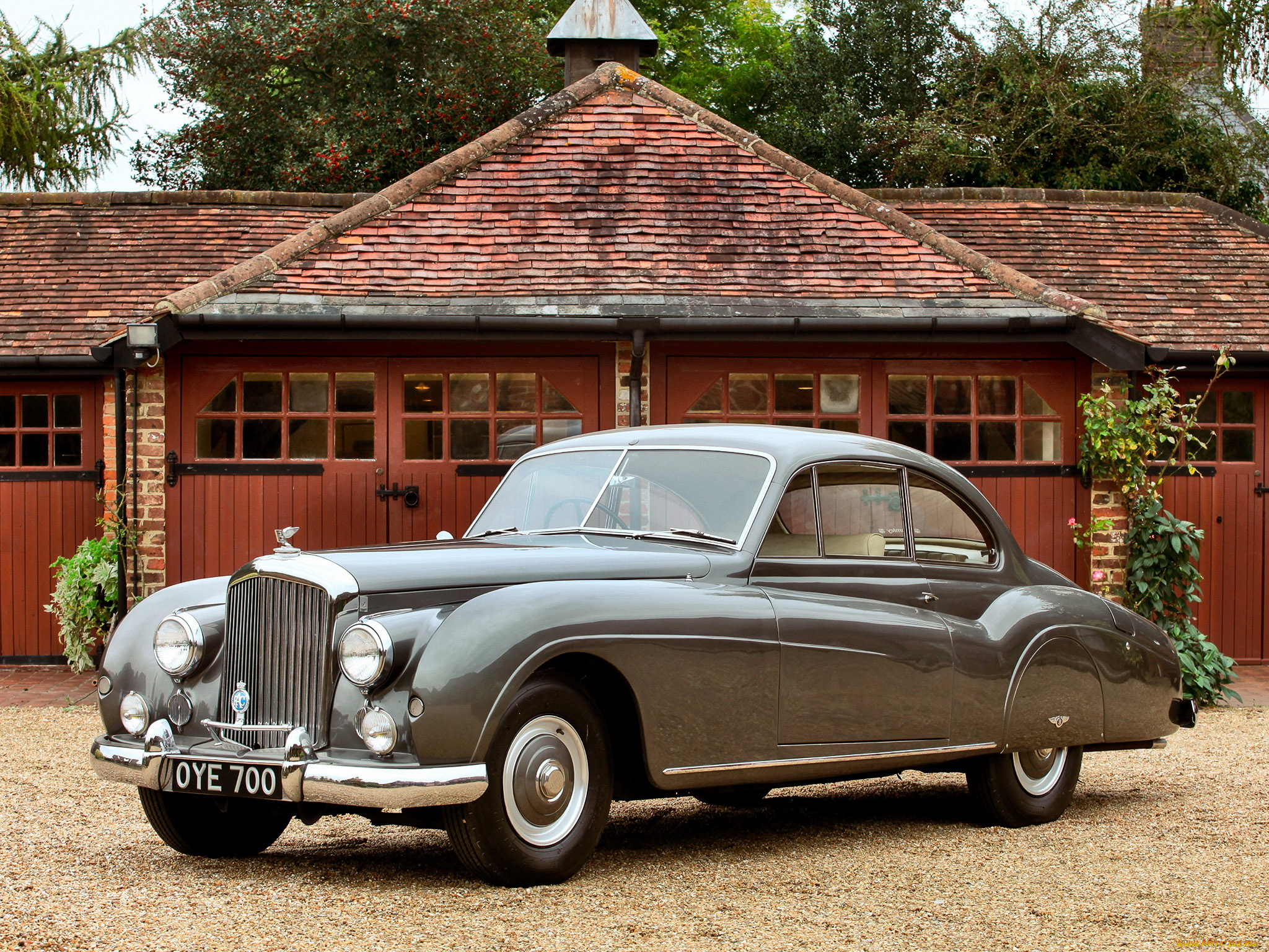 Машина классик. 1955 Bentley r-Type Continental. Бентли Континенталь 1940. Бентли Континенталь ретро. Bentley Coupe 1955.