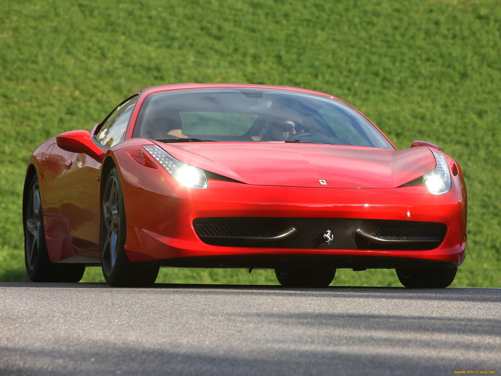 Феррари 458 Italia розовая