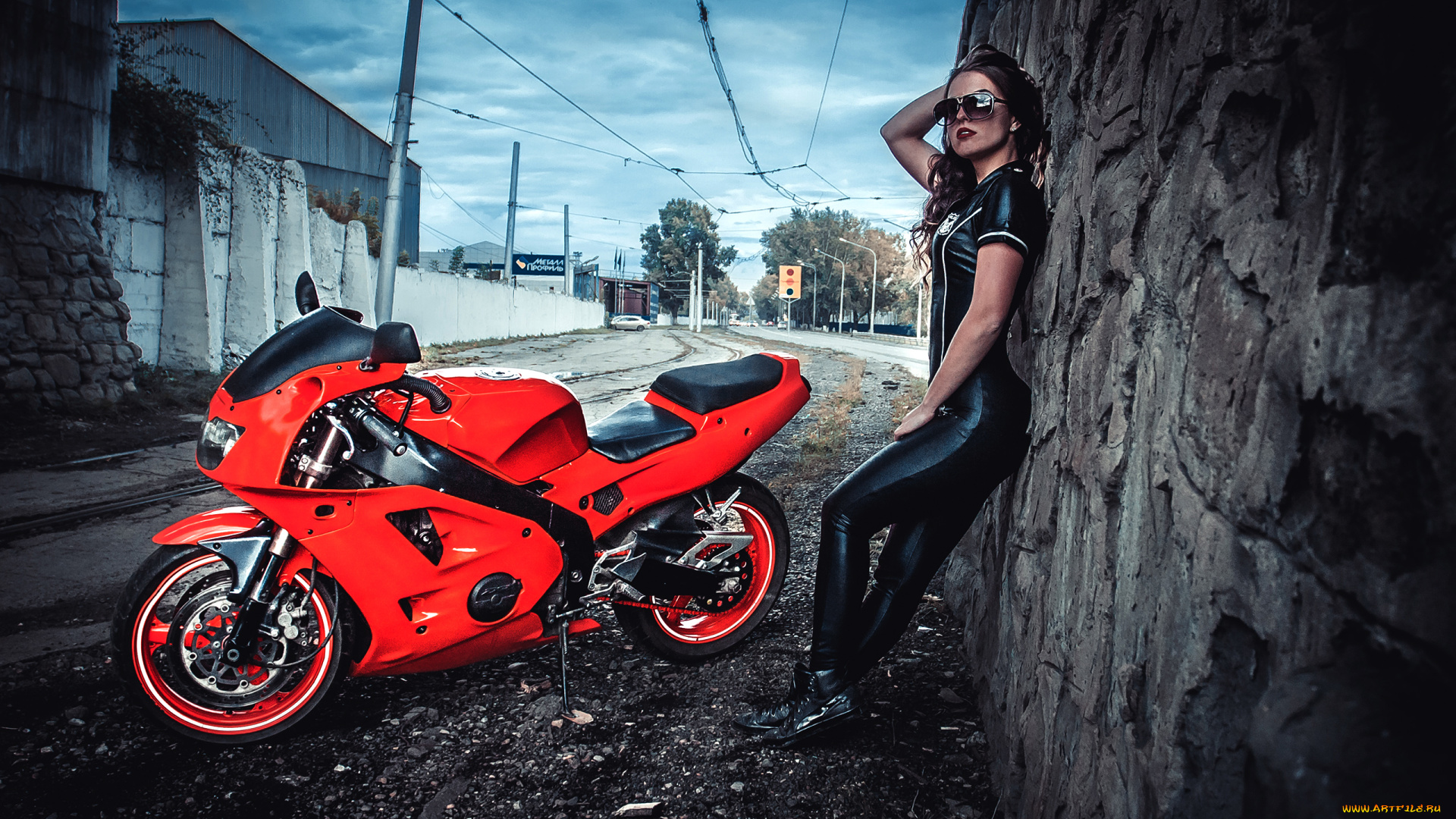 мотоцикл красный девушка скачать
