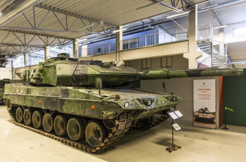 обоя leopard 2 s strv 122, техника, военная техника, экспозиция, музей