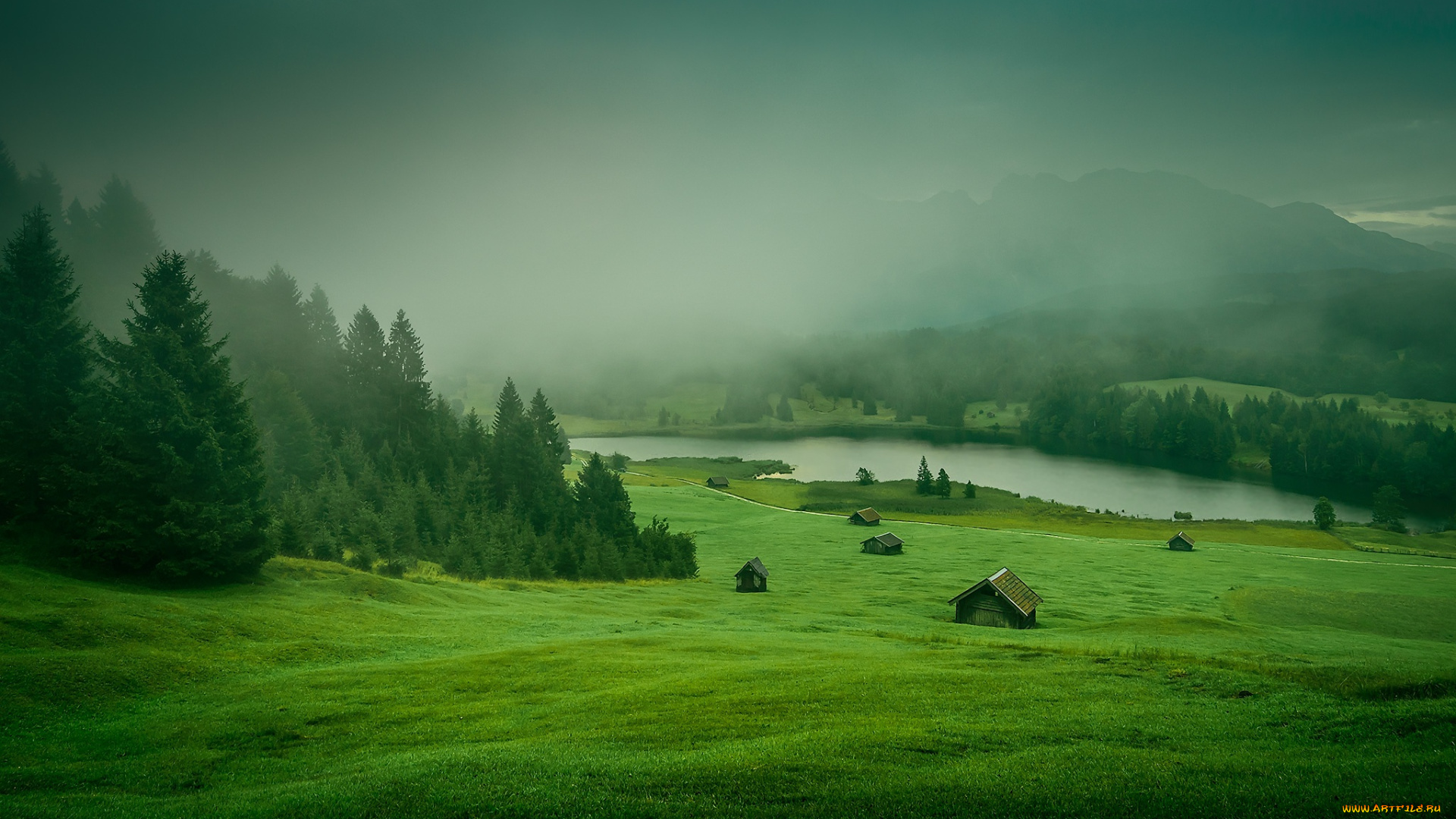 природа, пейзажи, meadow, houses, mountains, mist, landscape, trees, grass, river, nature, forest