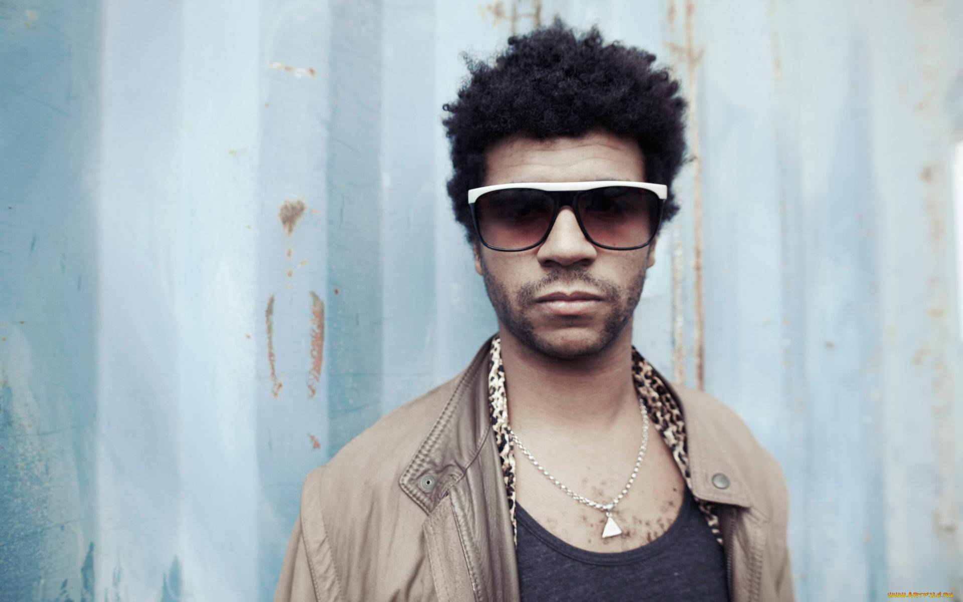 dj, jamie, jones, музыка, другое, очки, стена, куртка