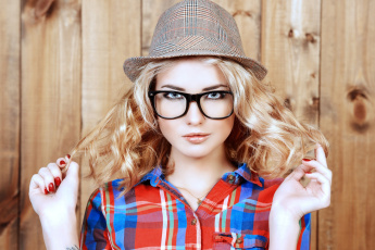 Картинка девушки -+блондинки +светловолосые блондинка локоны шляпа очки
