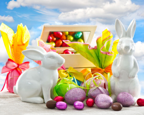 обоя праздничные, пасха, кролики, статуэтки, подарки, тесьма, шоколад, яйца