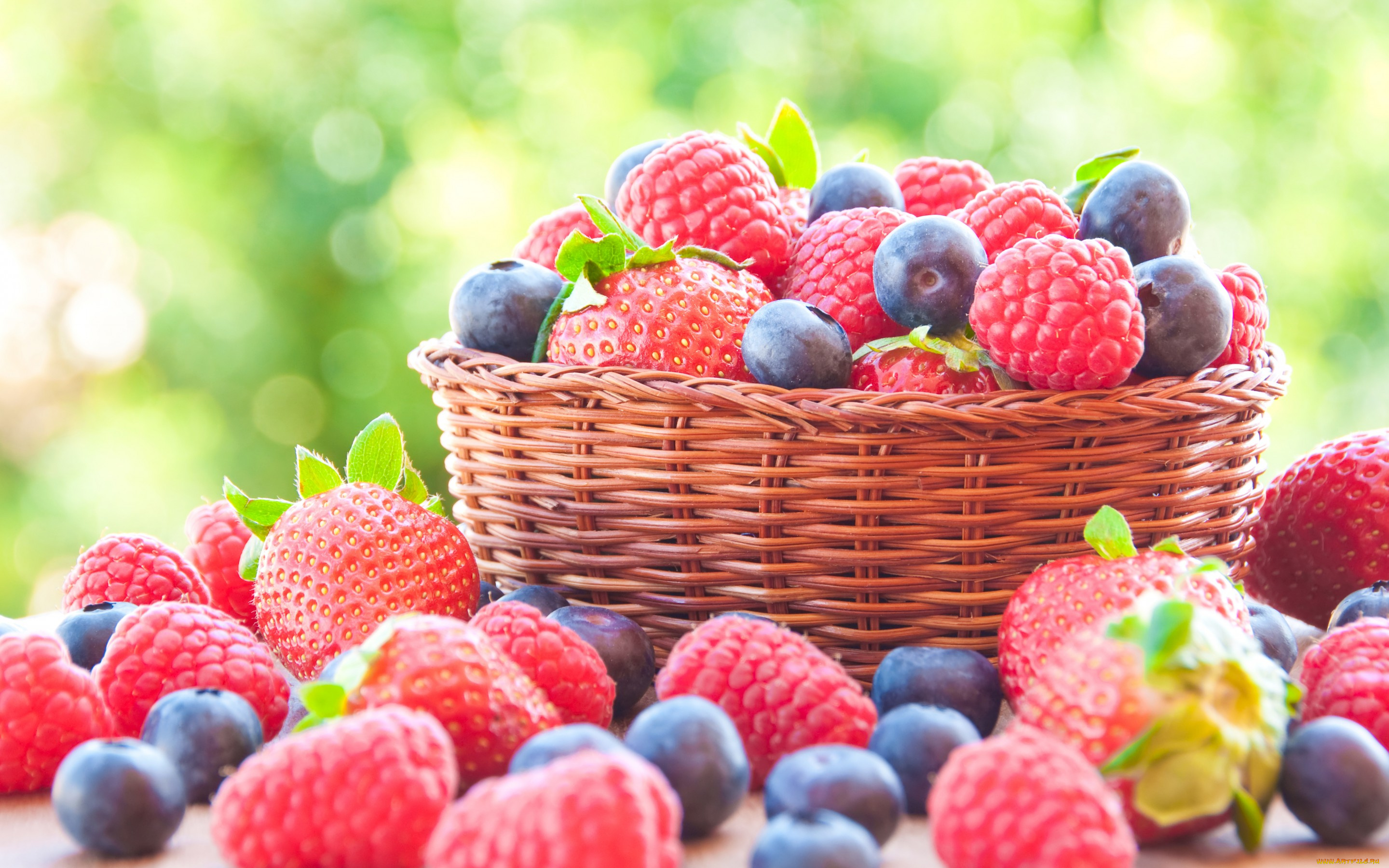 еда, фрукты, , ягоды, малина, ягоды, fresh, berries, весна, клубника, черника, корзинка