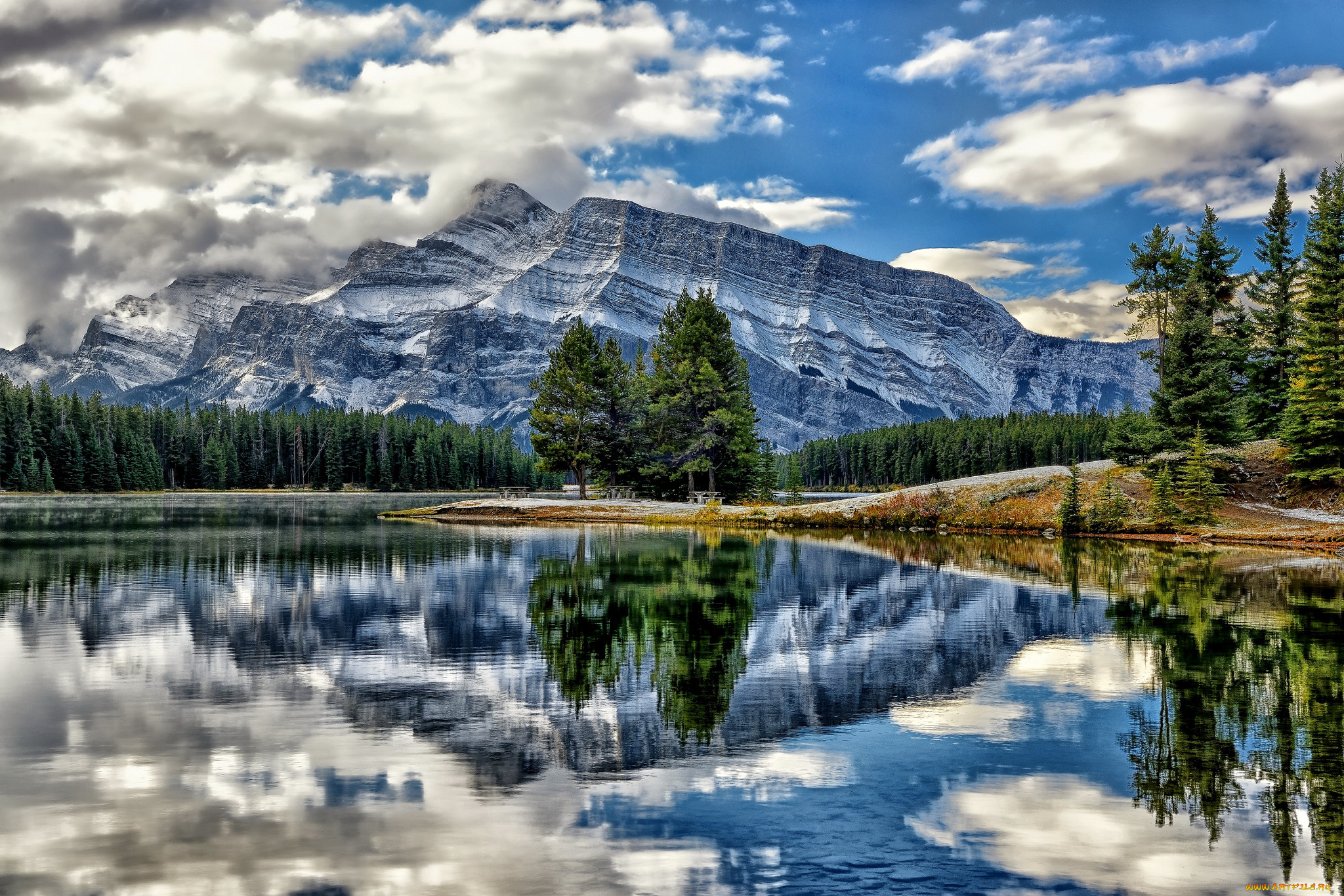 Красивые пейзажи фото. Национальный парк Банф, Вермиллион Лейкс. Горы Альберта Канада. Озеро Вермилион. Озеро Вермилион Канада.