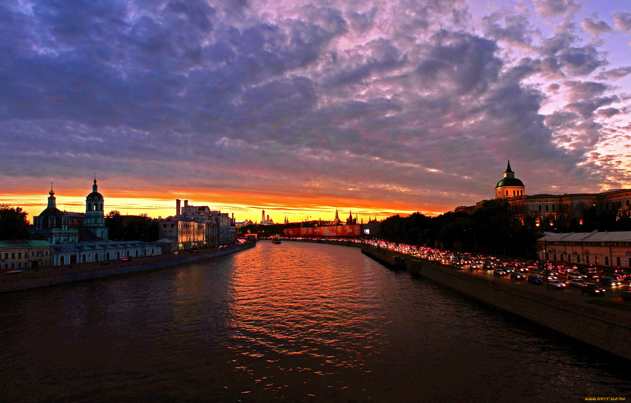 Постой москва. Москва Сити река рассвет. Рассвет на Москве реке. Восход на Москве реке. Реки Москвы.