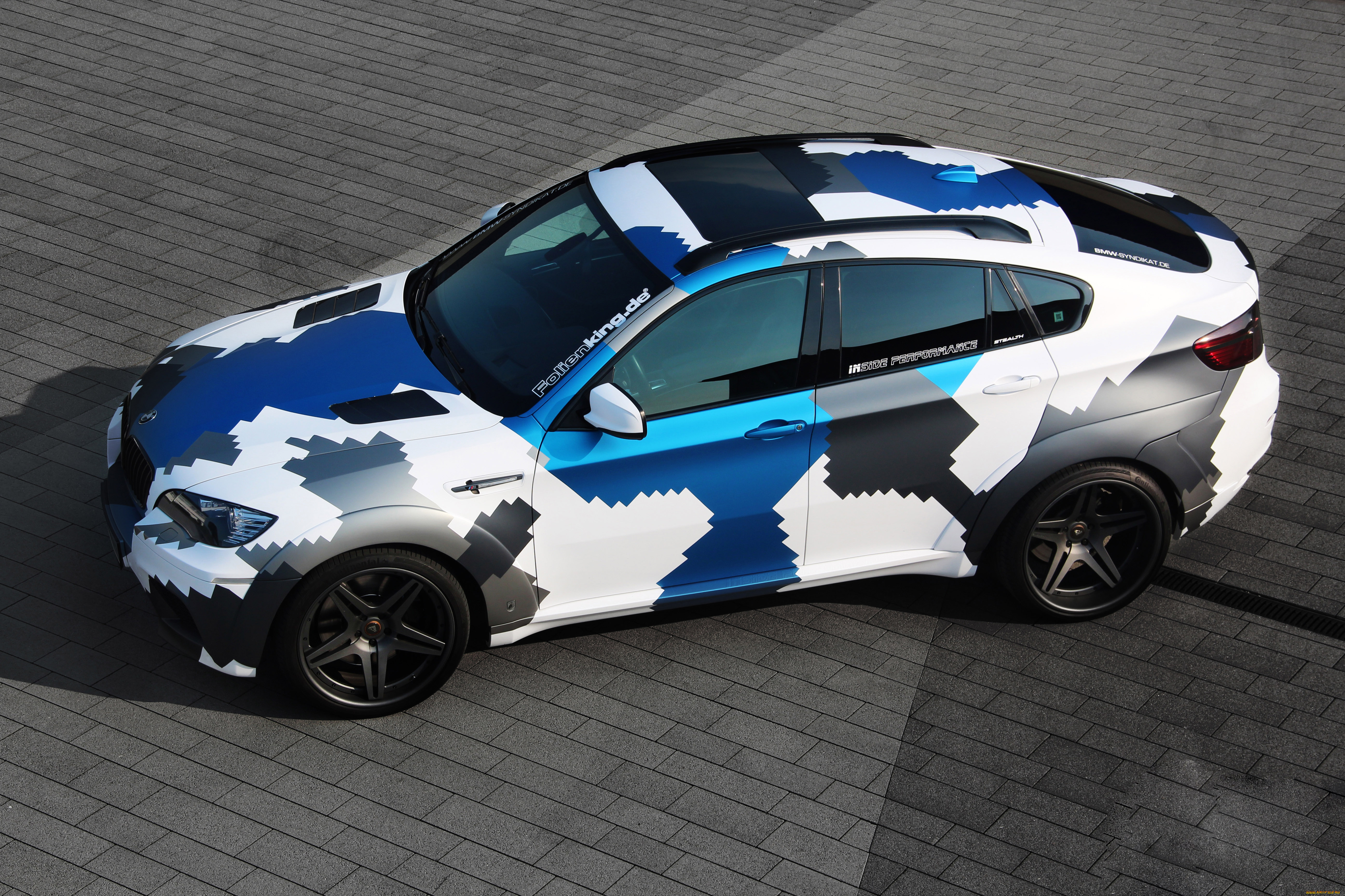 Обклеить машину пленкой. BMW x6 камуфляж. BMW x6 Camo. BMW x6 хаки. БМВ х6 цвет камуфляж.