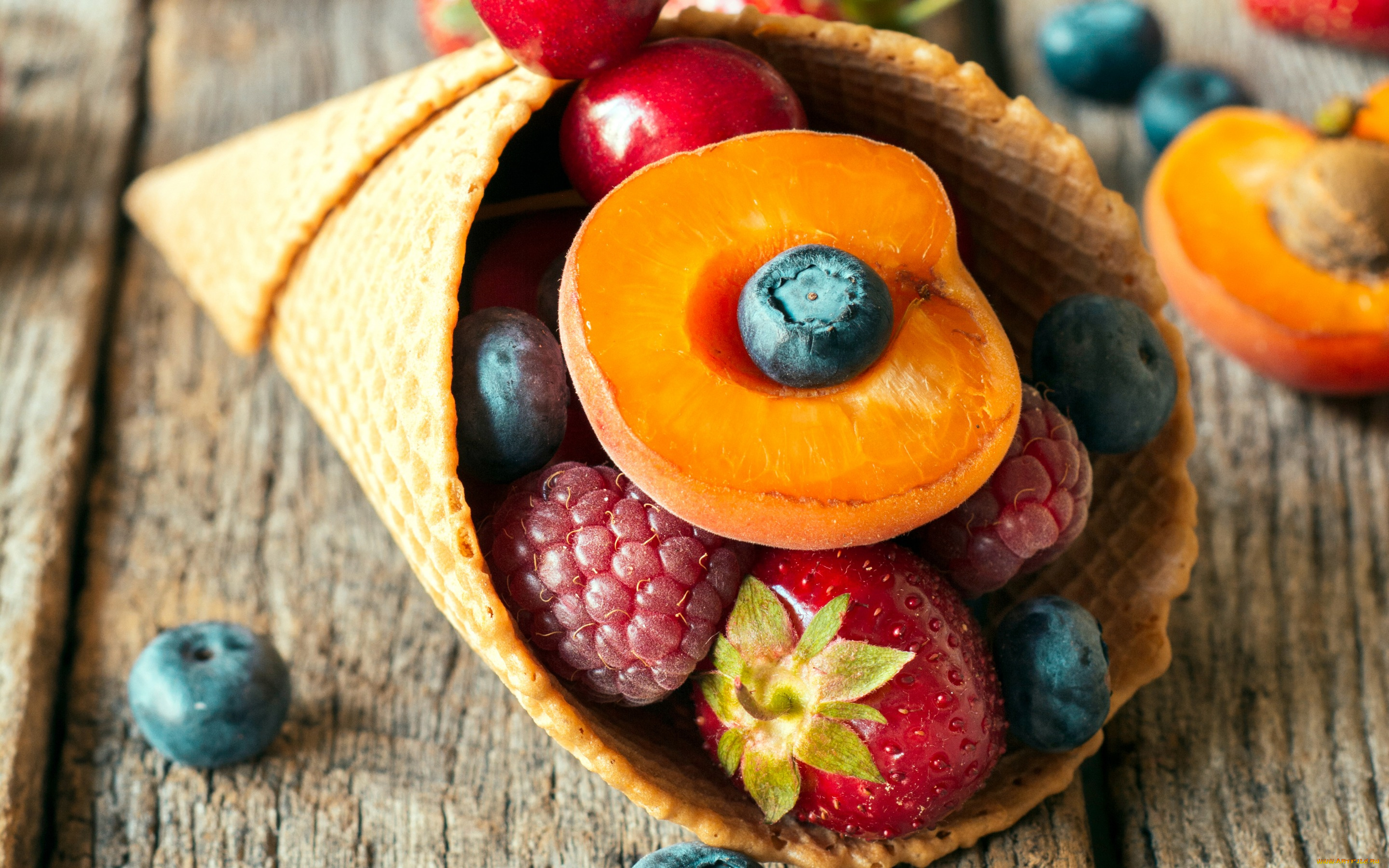 еда, фрукты, , ягоды, вафельный, рожок, без, мороженое, свежие, ягоды, малина, клубника, вишня, черника, персик