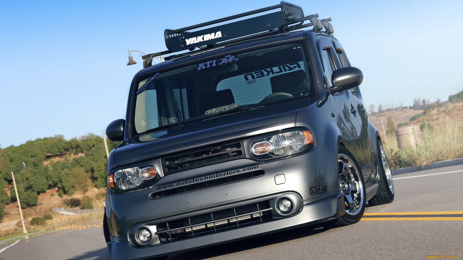 Nissan Cube z12 stance