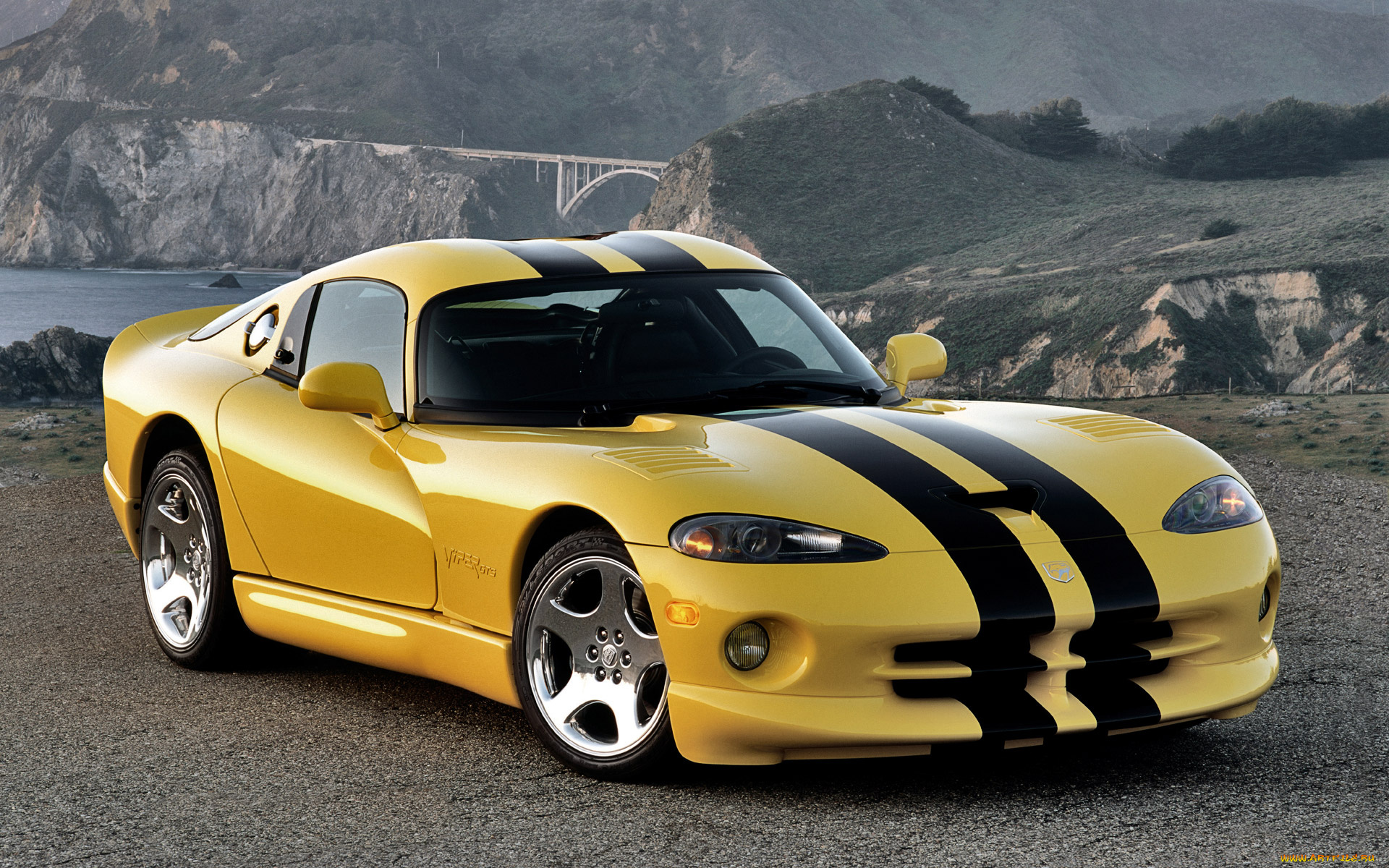 Про автомобили. Додж Вайпер GTS. Dodge Viper GTS 1996. Додж Вайпер 2001. Додж Вайпер желтый