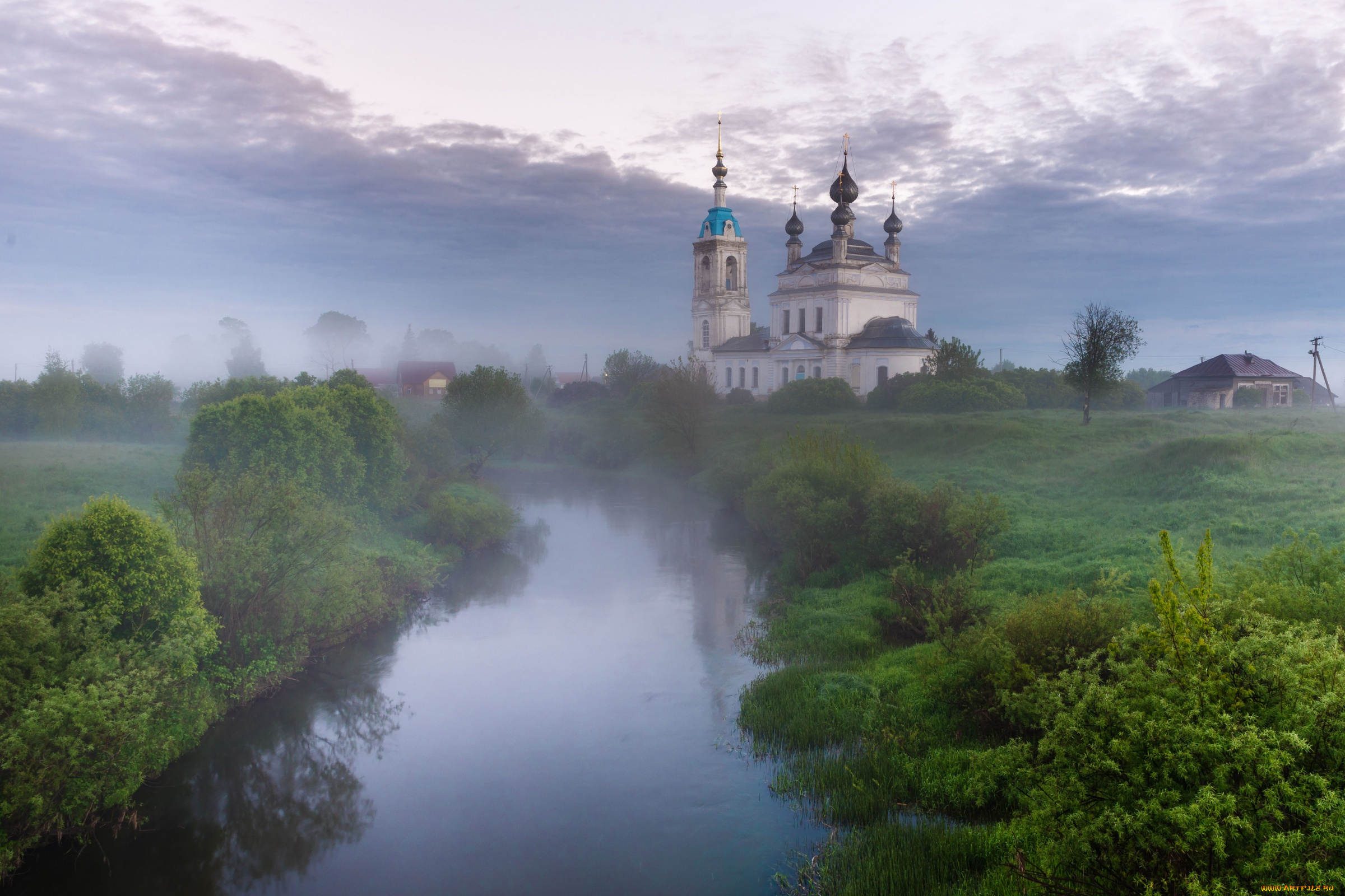 города, -, православные, церкви, , монастыри, церквушка, провинция, кустарники, купола, поселок, водоем, раннее, речка, россия, домики, храм, церковь, деревня, утро, село, берег, река, отражение, туман, природа, пейзаж, облака, трава, небо, лето, зелень