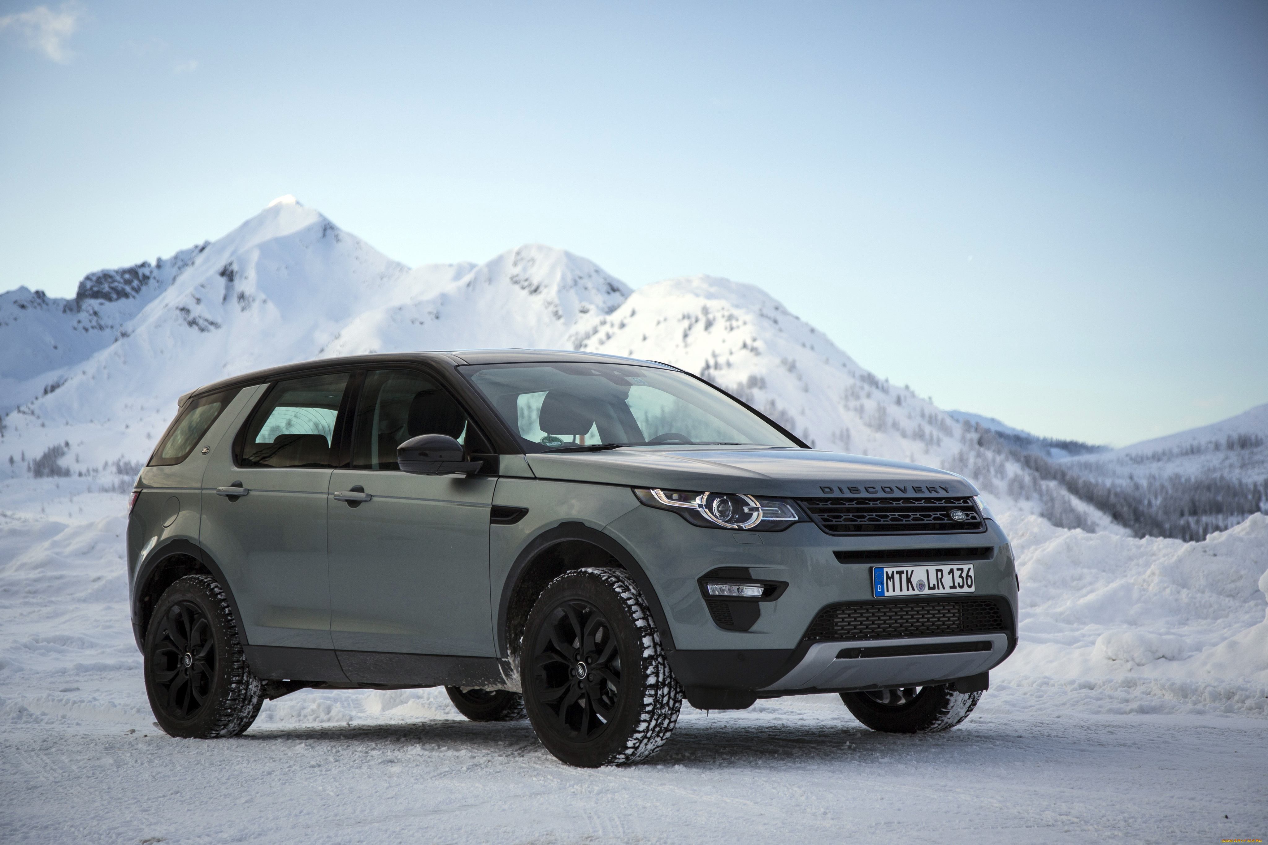 Land discovery sport. Ленд Ровер Дискавери спорт 2015. Рендж Ровер Дискавери 2021. Ленд Рове Дискавери спорт. Land Rover Discovery Sport 2014.