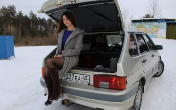 Картинка автомобили -авто+с+девушками lada 2114