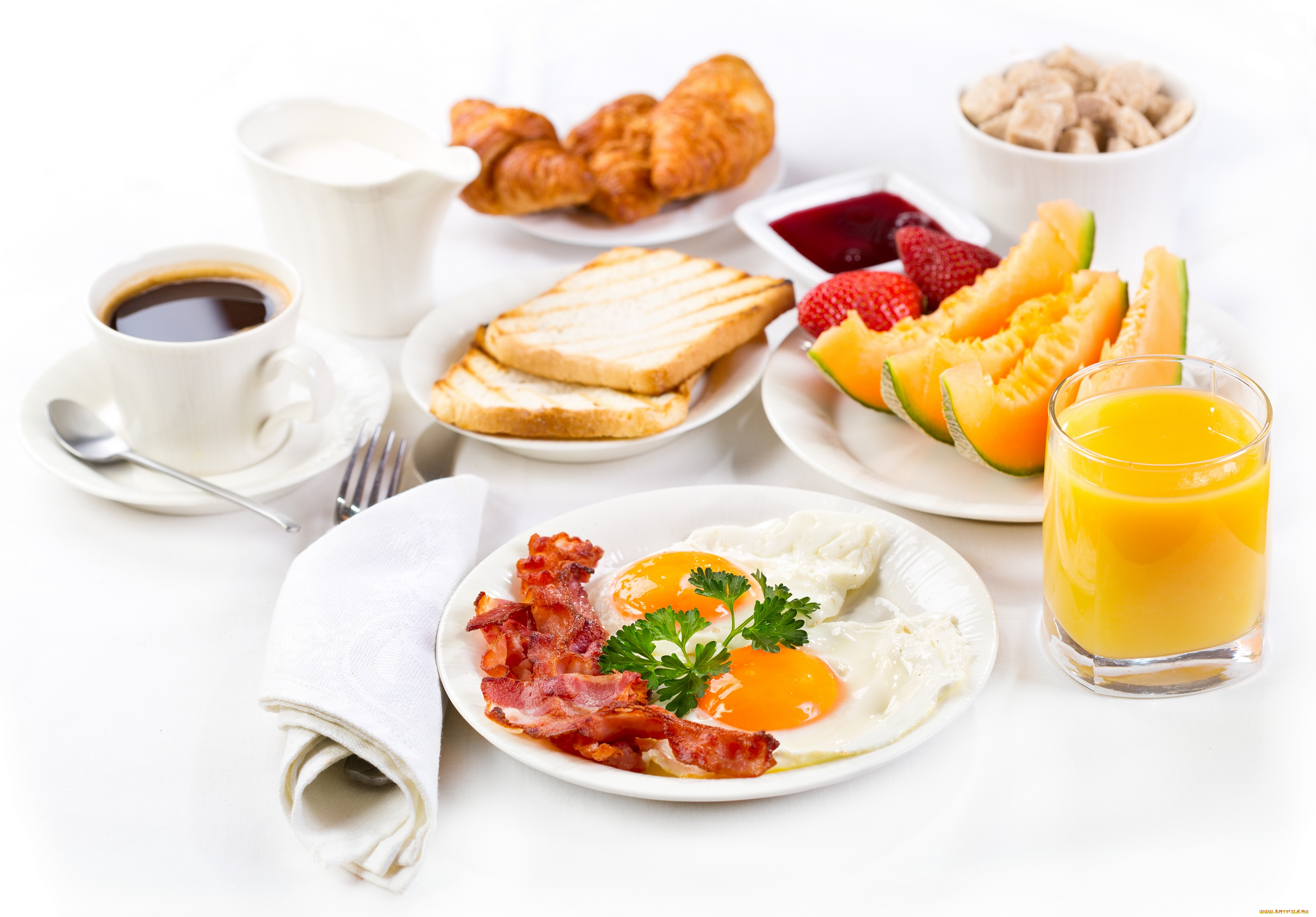 еда, разное, яичница, с, беконом, сервировка, сок, фрукты, завтрак, круассаны, кофе