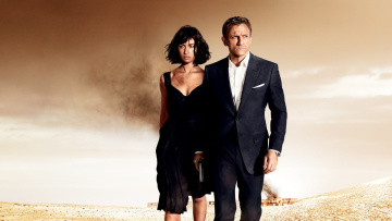 Картинка кино+фильмы 007 +quantum+of+solace пустыня девушка оружие джеймс бонд