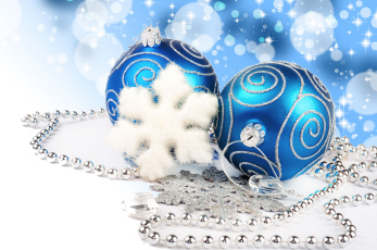 Картинка праздничные шарики бусы снежинки стразы украшения