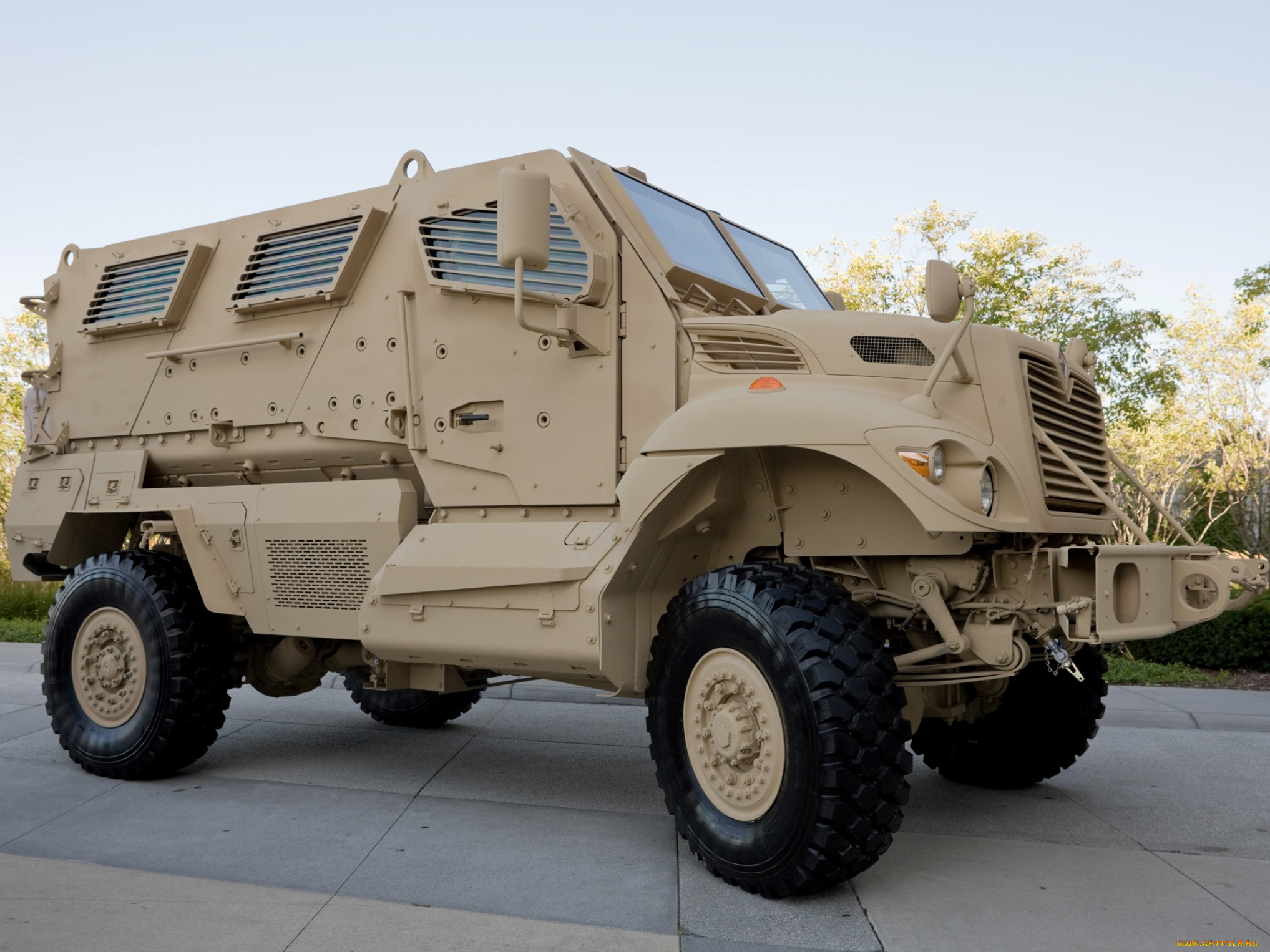 Макс про машина. Броневик International MAXXPRO. Бронеавтомобили MRAP 