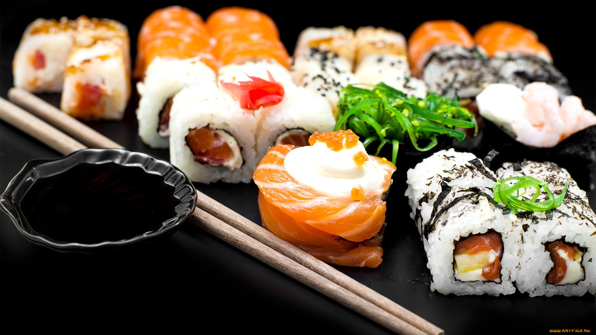еда, рыба, , морепродукты, , суши, , роллы, кухня, японская, палочки, соус, роллы