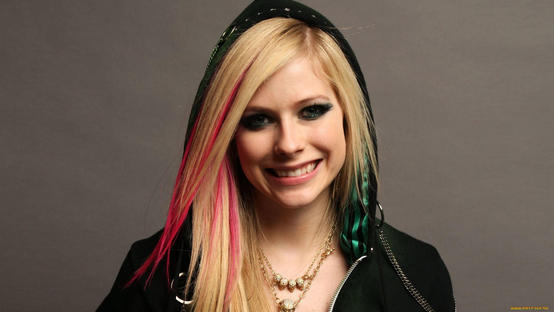 музыка, avril, lavigne, улыбка, капюшон