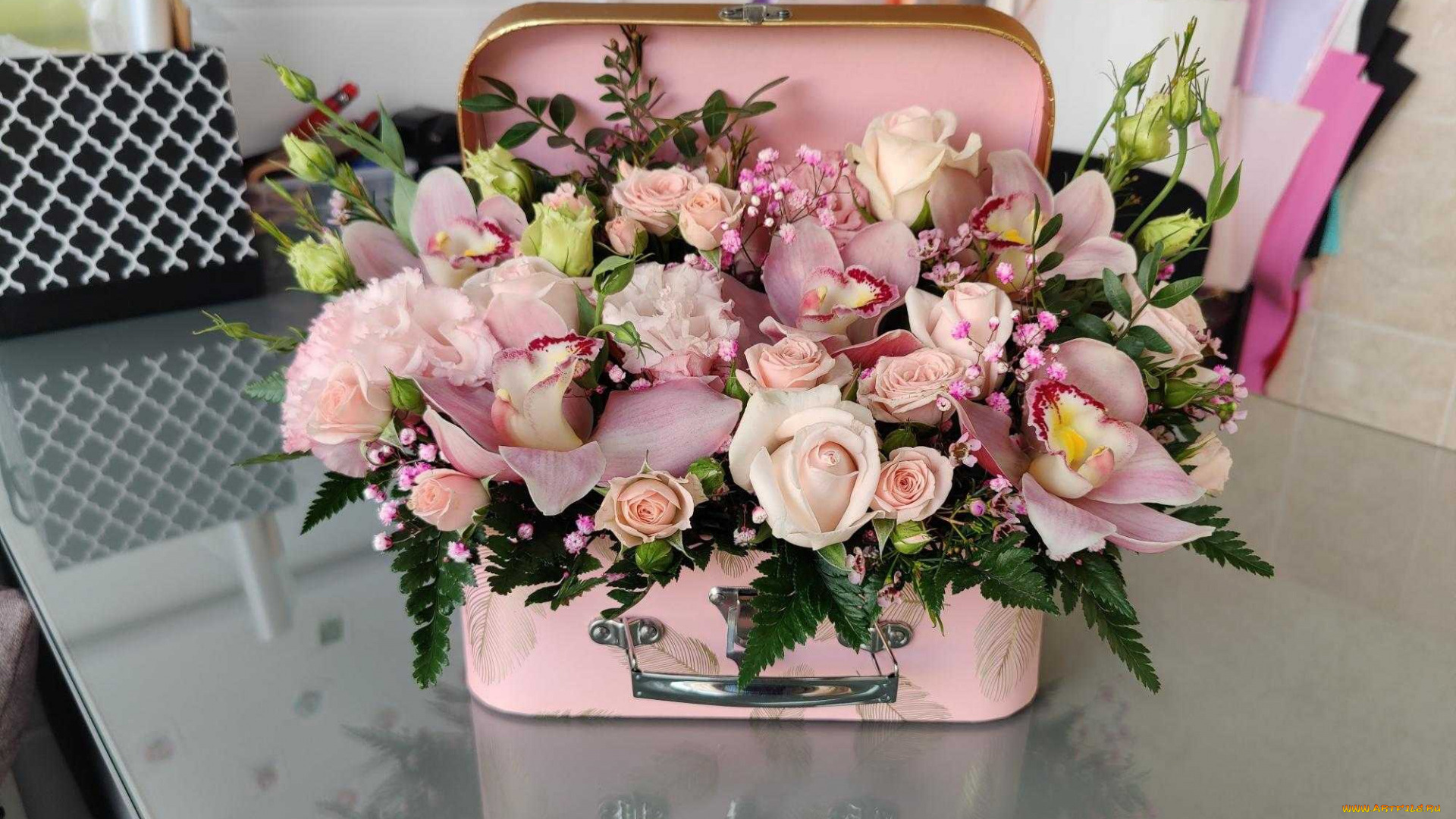 цветы, букеты, , композиции, чемоданчик, букет, розы, орхидеи