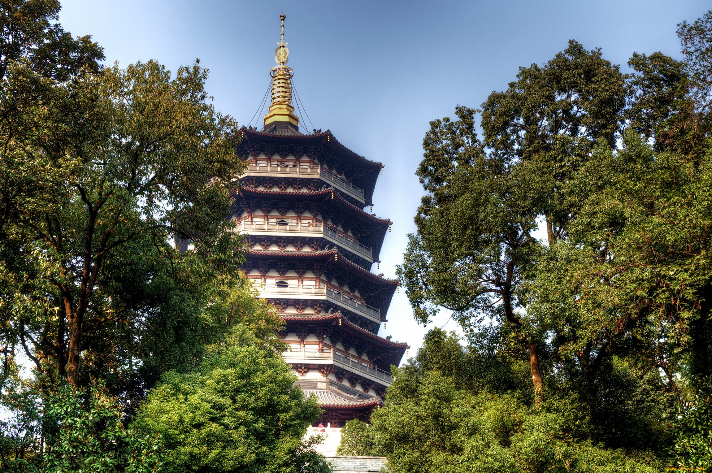 Пагоды город. Ханчжоу Leifeng Pagoda. Пагода Лэйфэн. Буддийские Священные сооружения пагода. Буддийский храм в Ташкенте.