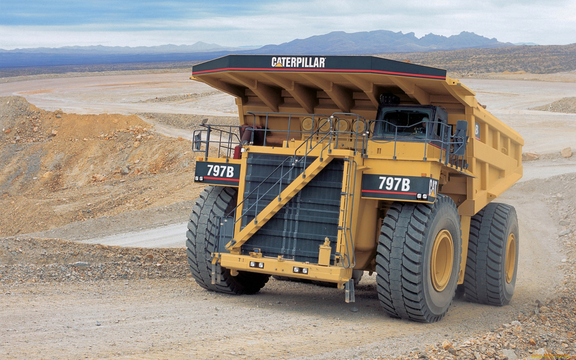 Самосвал Caterpillar 797f