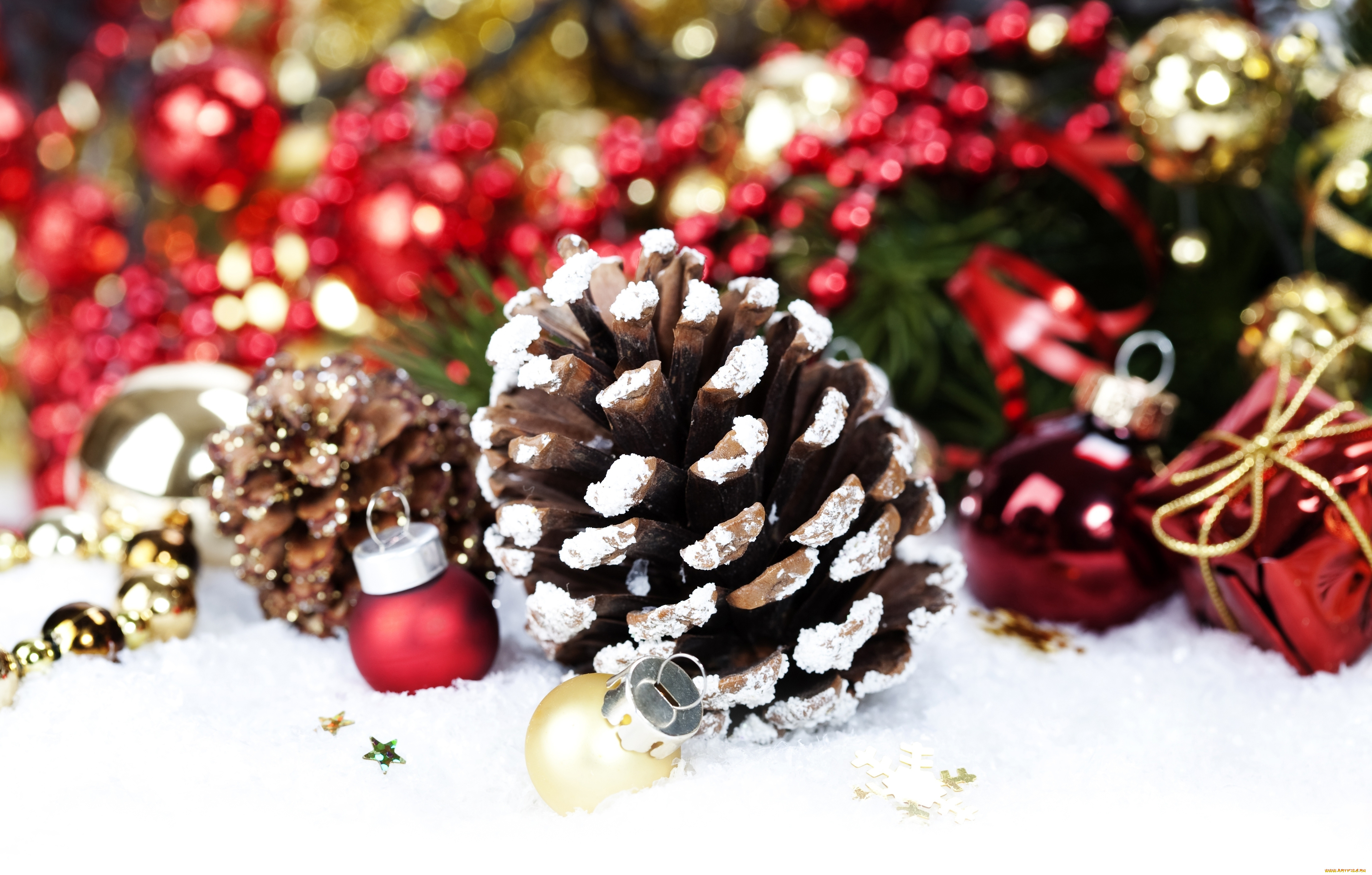 праздничные, украшения, новый, год, мишура, коробочки, шарики, шишка, ёлка, снег