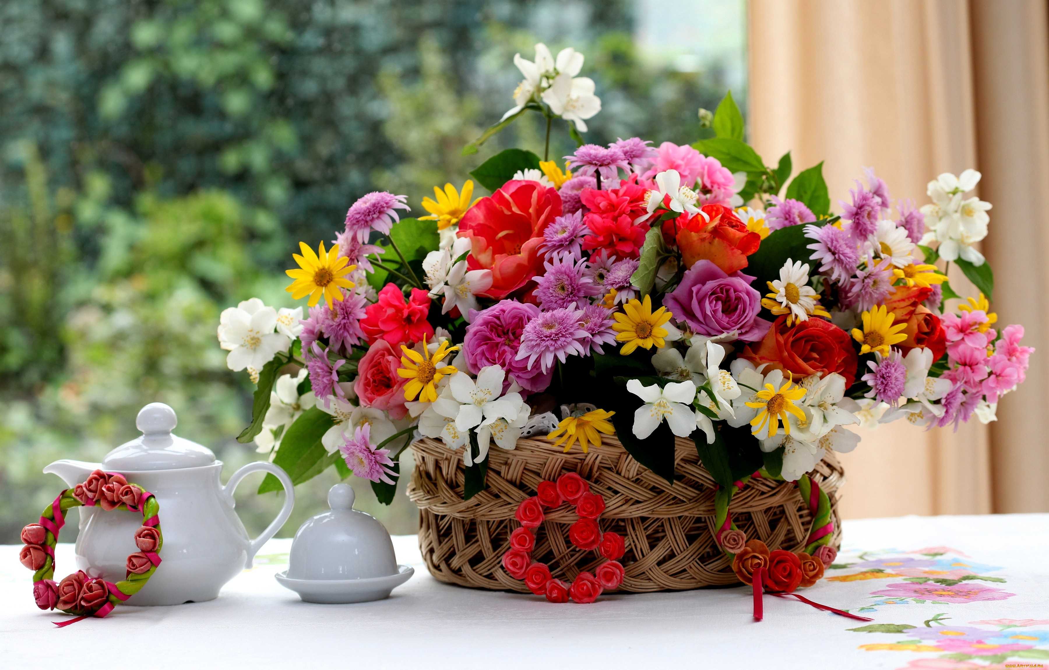 цветы, букеты, композиции, герань, жасмин, розы, посуда