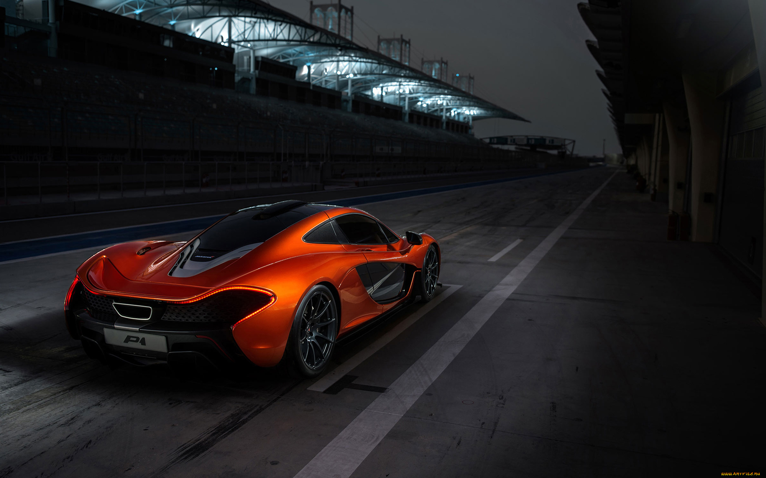 McLaren суперкар фон скачать