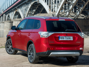 Картинка автомобили mitsubishi outlander 2014 красный