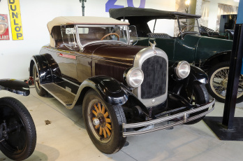 Картинка chrysler+six+1925 автомобили выставки+и+уличные+фото история ретро автошоу выставка