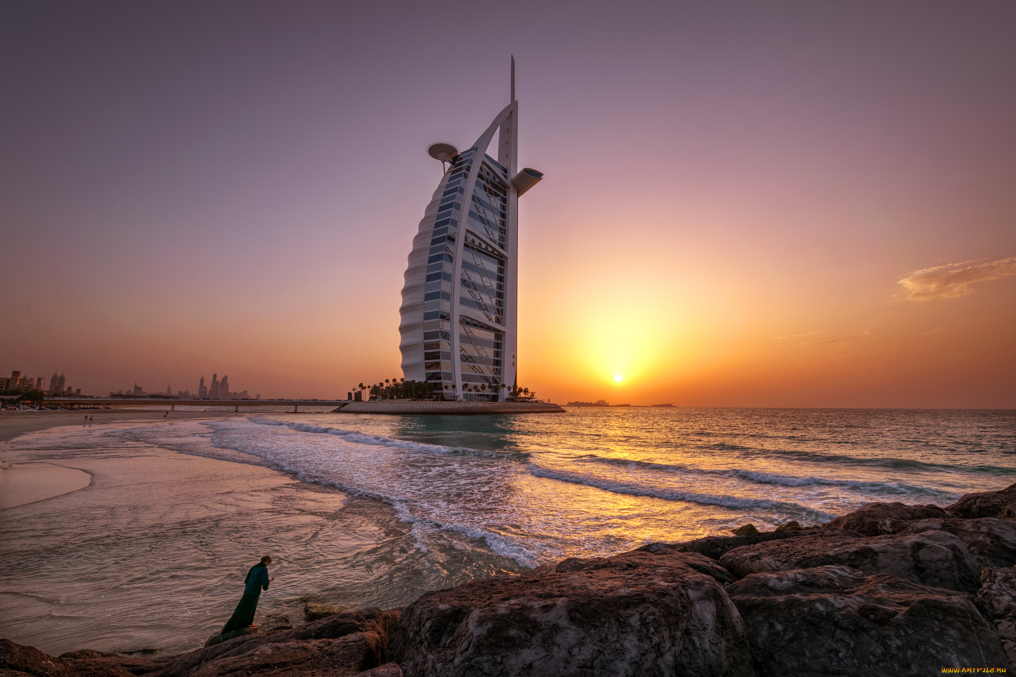 отель-парус в Дубае без смс