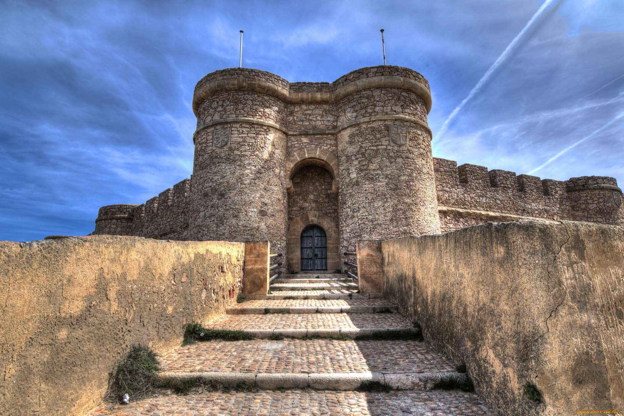 Бастион г. Замок Чинчилья, Испания. Бастион замок. Бастион в средневековом замке. Бастион Гянджинского замка.