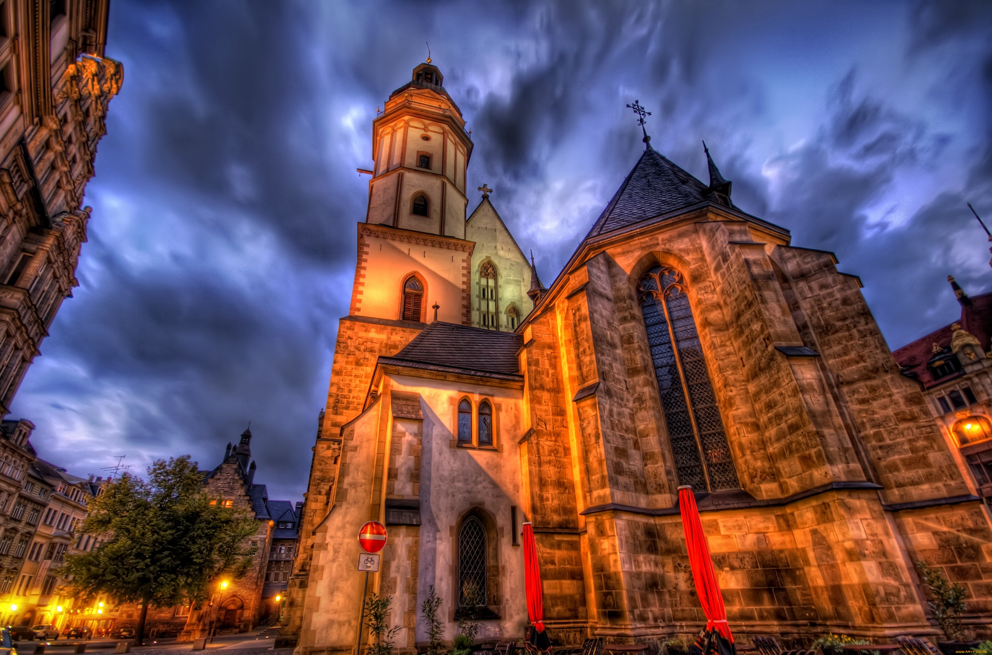 Cathedral church. Костел в Германии. Берлин католический костел фото.