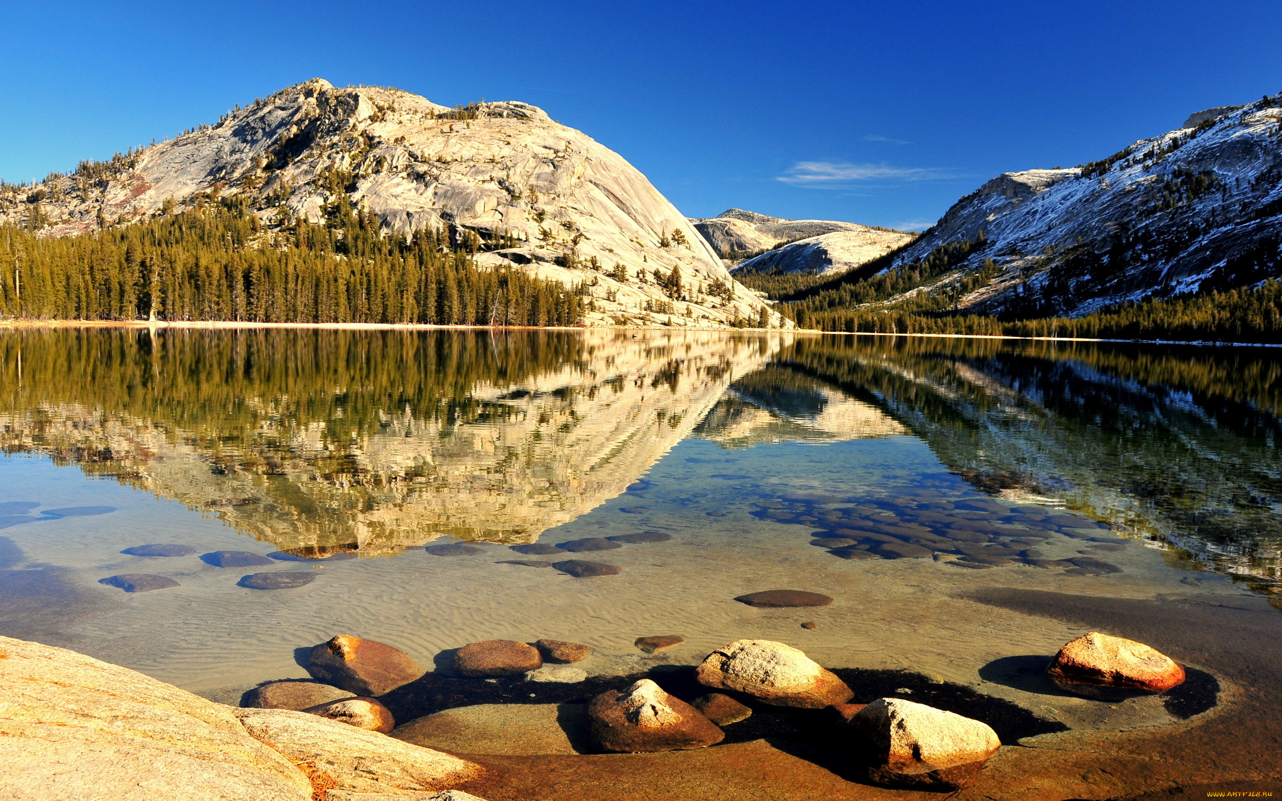 природа горы озеро отражение камни скачать