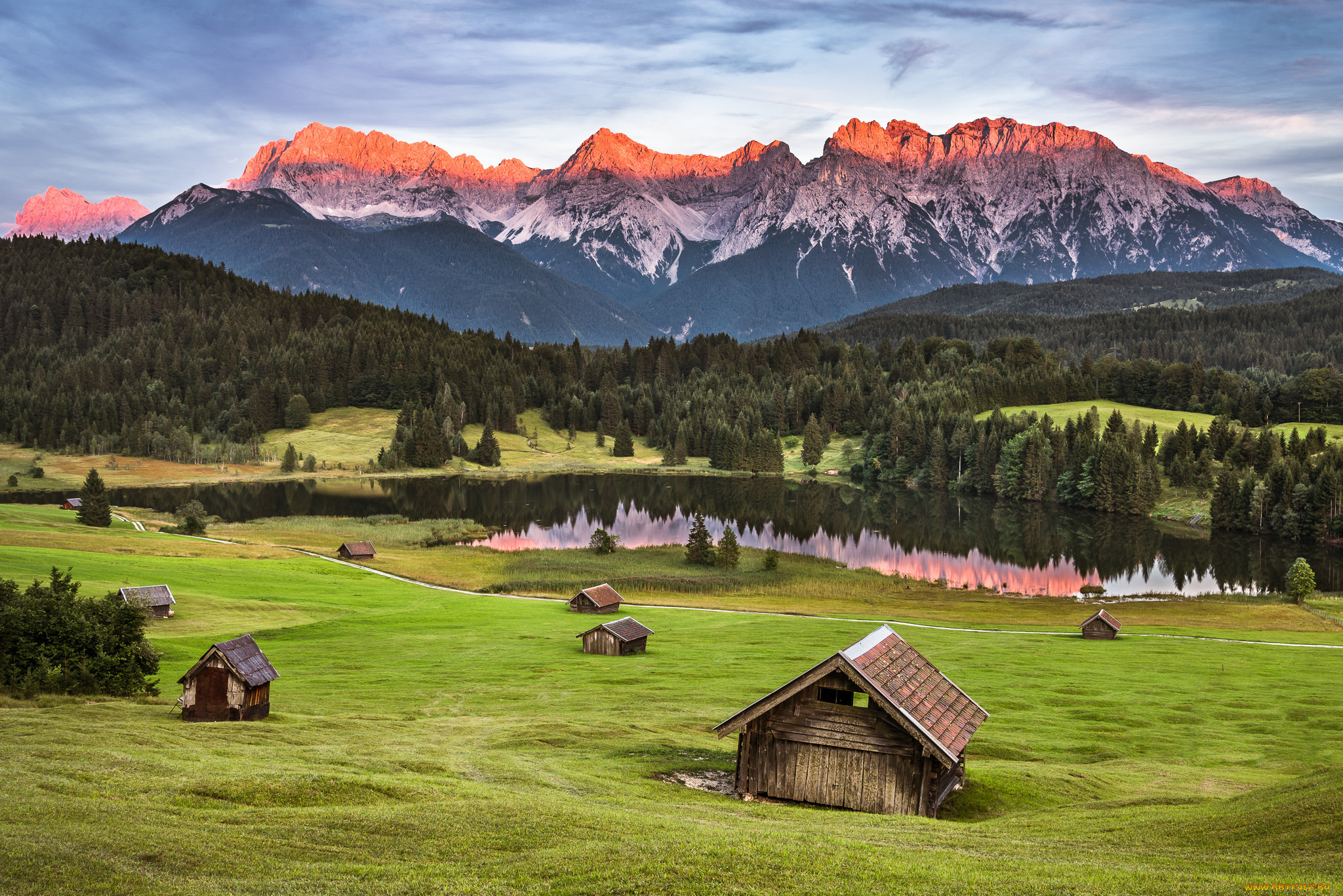 природа, горы, пейзаж, домики, луга