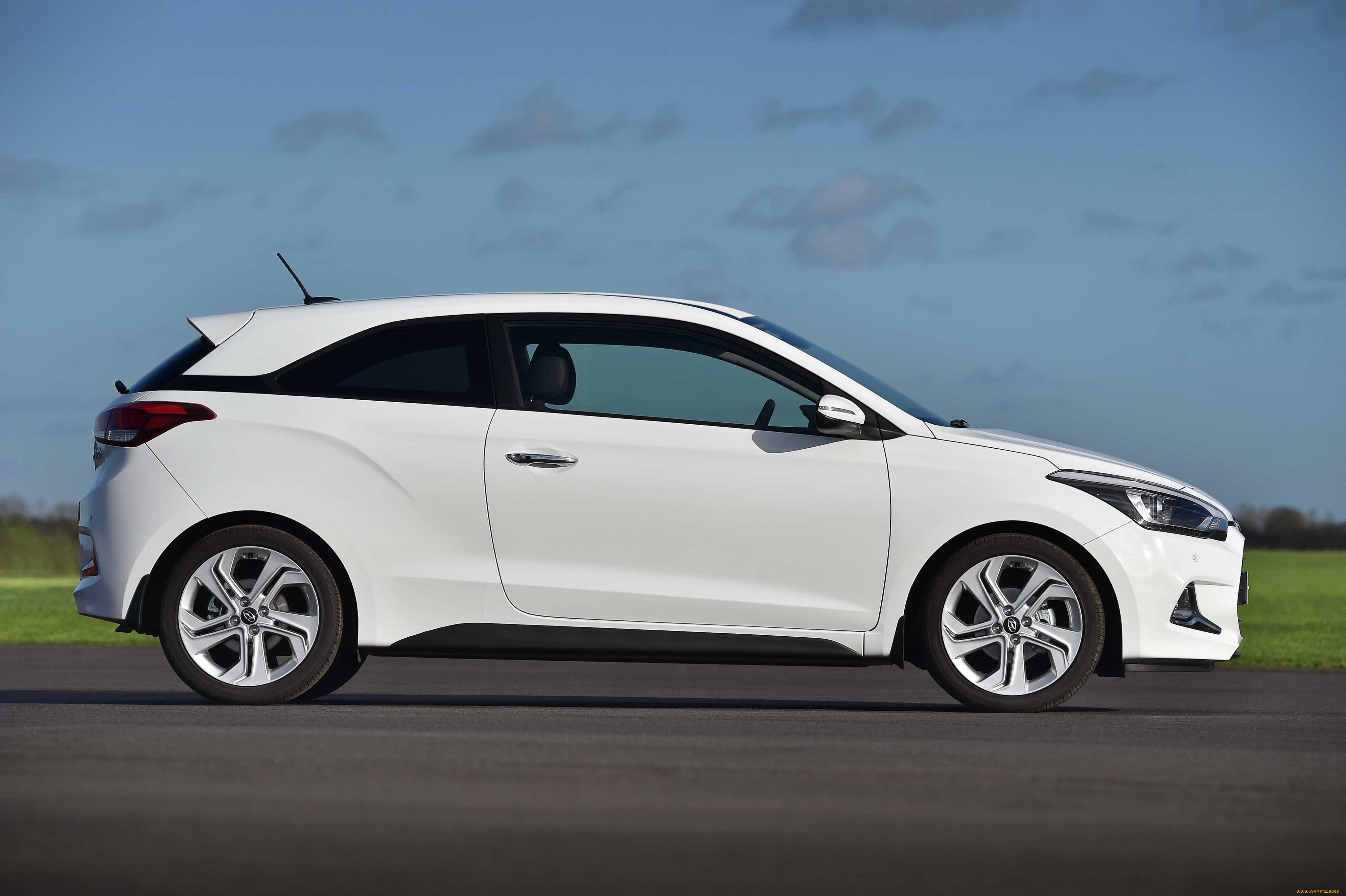 автомобили, hyundai, uk-spec, светлый, 2015г, coupe, ib, i20