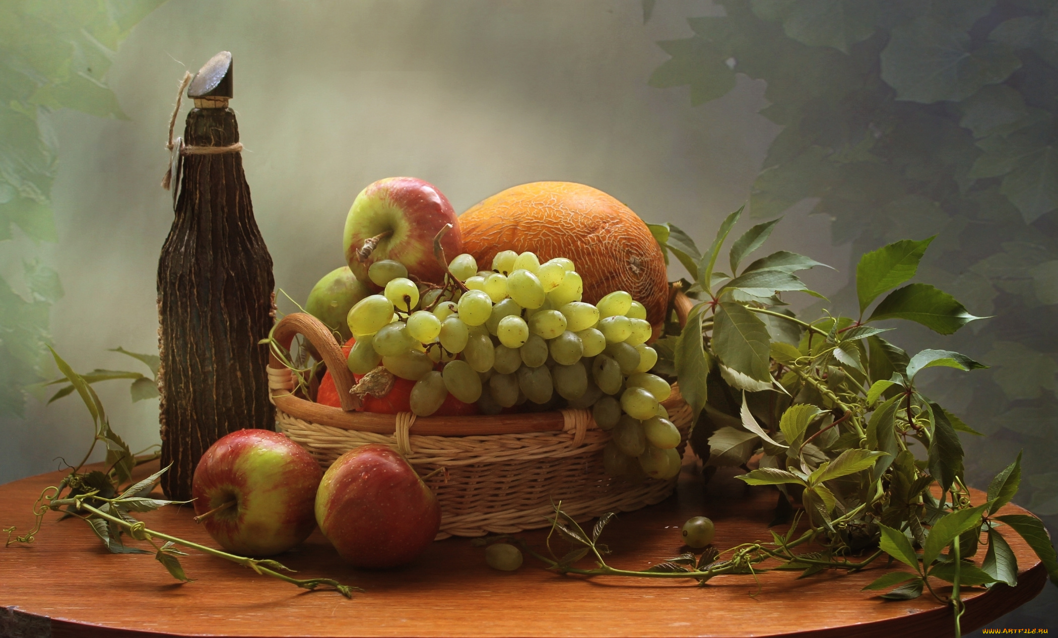 еда, натюрморт, виноград, яблоки, бутылка, дыня