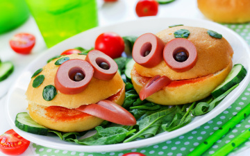 Картинка еда бутерброды +гамбургеры +канапе томаты помидоры зелень сосиски булочки хлеб