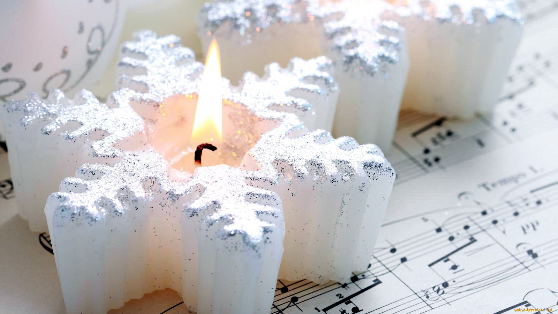 праздничные, новогодние, свечи, снежинки, ноты