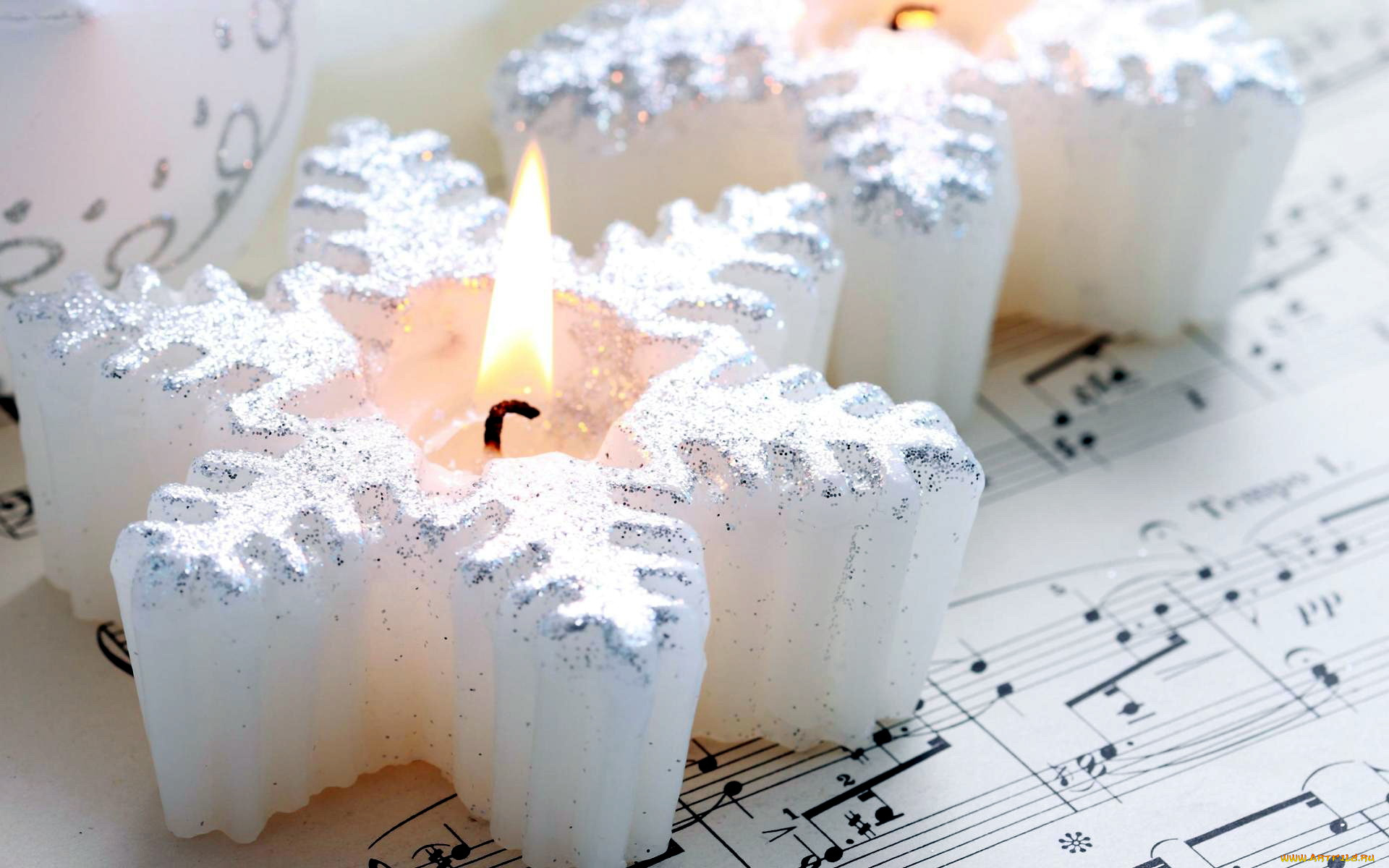 праздничные, новогодние, свечи, снежинки, ноты